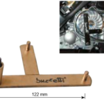 ATTREZZO PER BLOCCARE LA PULEGGIA ANTERIORE PER SUZUKI SIXTEEN 125 / 150