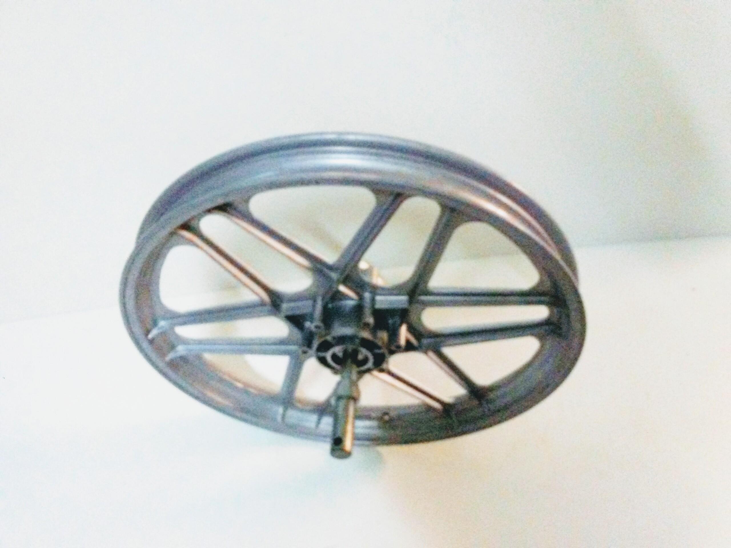 Cerchio Ruota Anteriore 1-60 X 18 Grimega completo di Cuscinetti e Perno Ruota D. 17-22 per Moto 125 varie marche anni 80-90-Gilera-Moto Morini-Aspes-Laverda.